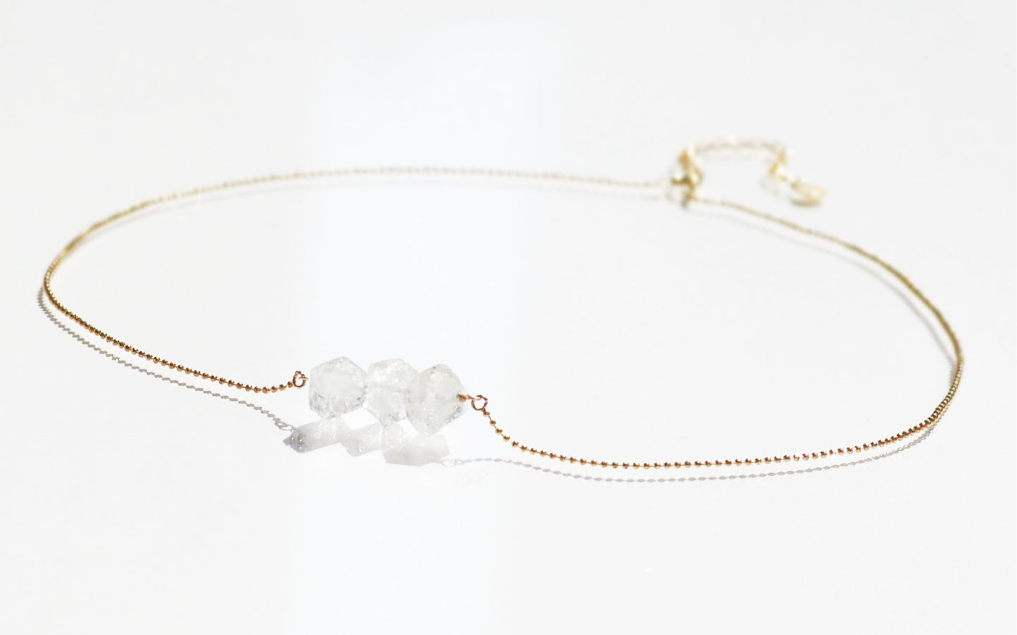 ナックレースクリスタルサザールネックレス(スリーストーン)